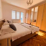 Joza With Pool And Sea View, 2 Min Walk To The Apartamento Duće