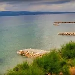 Joza With Pool And Sea View, 2 Min Walk To The * Duće