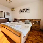 Apartamento Joza With Pool And Sea View, 2 Min Walk To The Duće