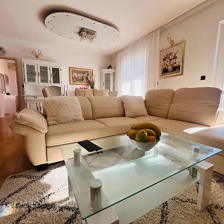 Joza With Pool And Sea View, 2 Min Walk To The شقة *