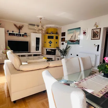 Apartamento Joza With Pool And Sea View, 2 Min Walk To The Duće