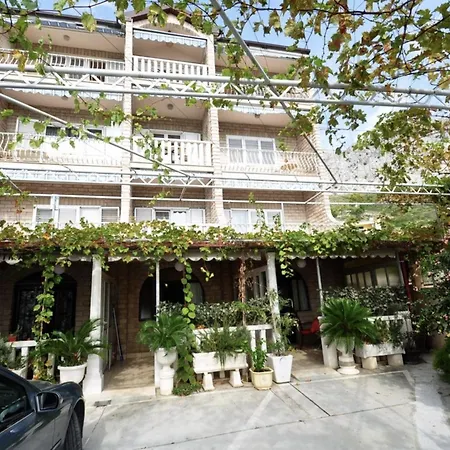 Joza With Pool And Sea View, 2 Min Walk To The Apartamento