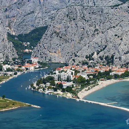Joza With Pool And Sea View, 2 Min Walk To The Duće