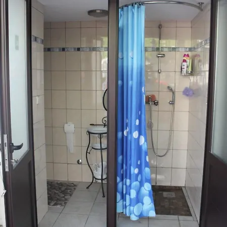 Joza With Pool And Sea View, 2 Min Walk To The Duće